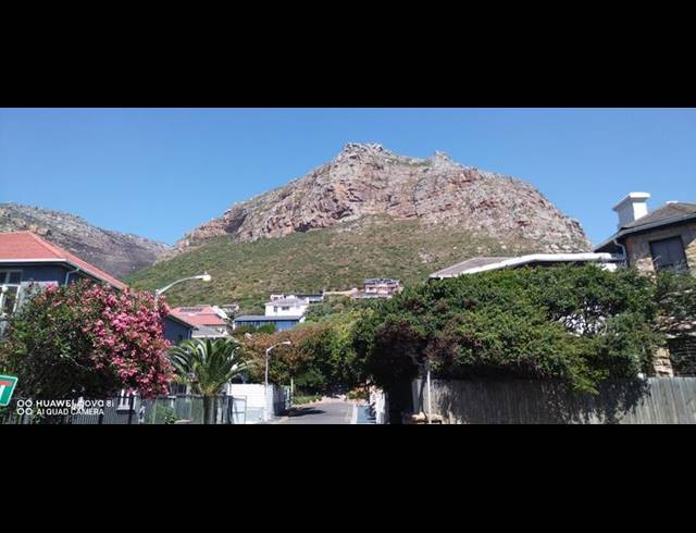 2 BEDROOM PROPERTY TO RENT IN MUIZENBERG